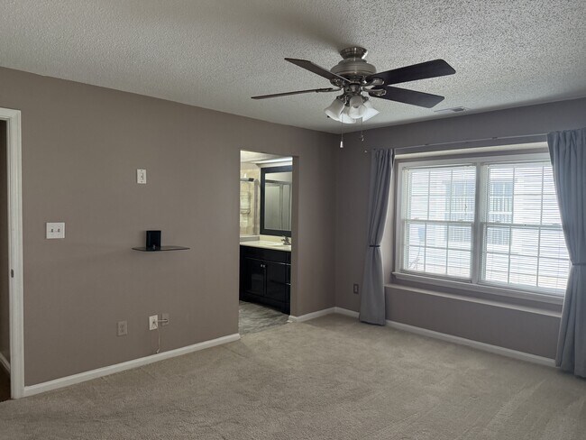 Building Photo - 1301 Eagles Trace Path