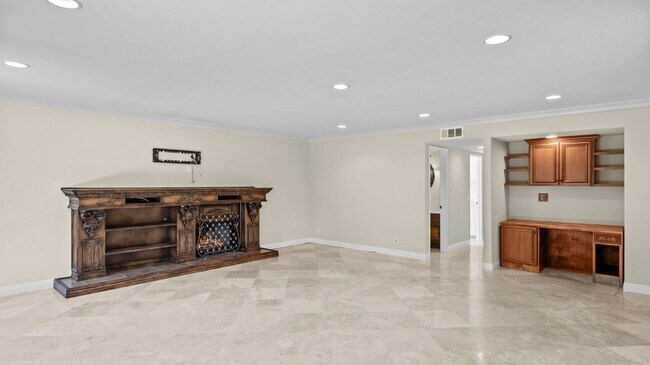 Building Photo - 21821 Palanca