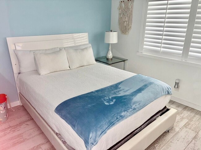 Building Photo - 420 Celestial Way