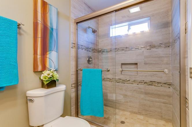 Master bath - 2491 Haller St