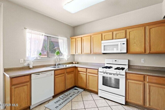 Building Photo - 3621 Tierra Bahia Dr
