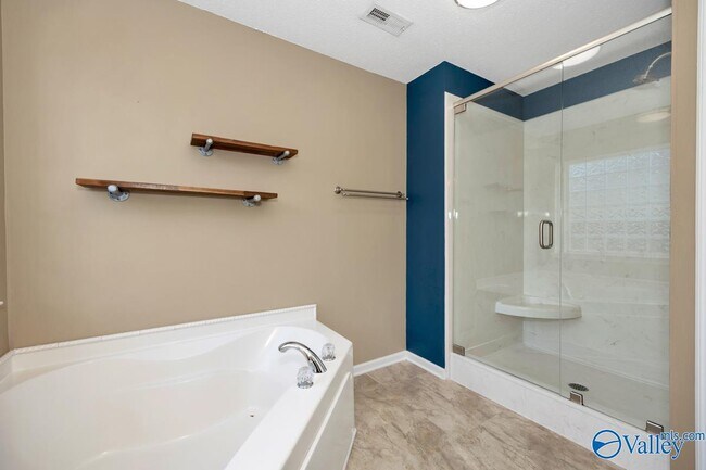 Building Photo - 247 De Jan Rd