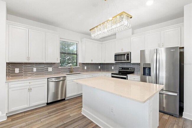 Building Photo - 16235 Pine Mist Dr