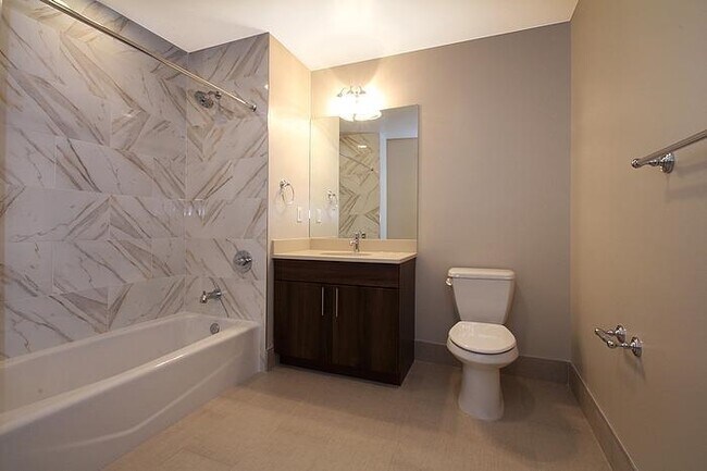 Building Photo - 100 Marshall St