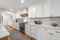 Building Photo - 7741 La Avenida Dr