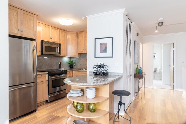 Building Photo - 988 Fulton St