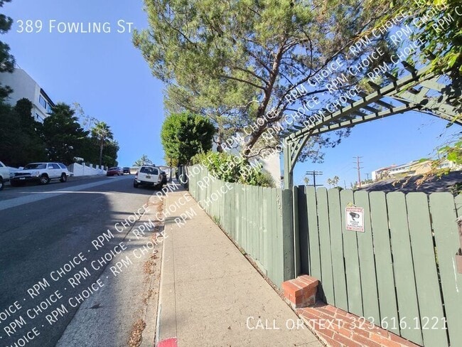 Building Photo - 389 Fowling St