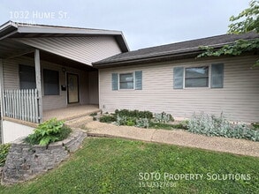 Building Photo - 1032 Hume St