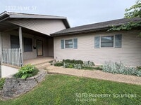Building Photo - 1032 Hume St