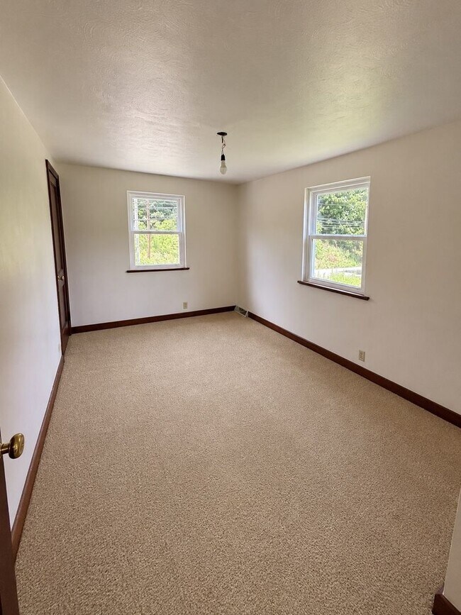 Building Photo - 4861 Bull Creek Rd