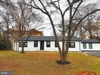 Building Photo - 203 Henson Rd