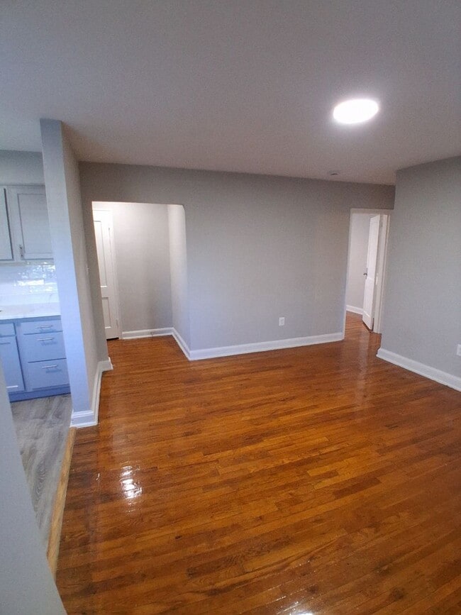 Interior Photo - 1266 MORSE ST NE