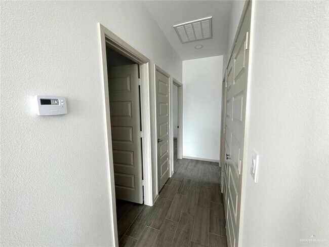 Building Photo - 14 N 58th St