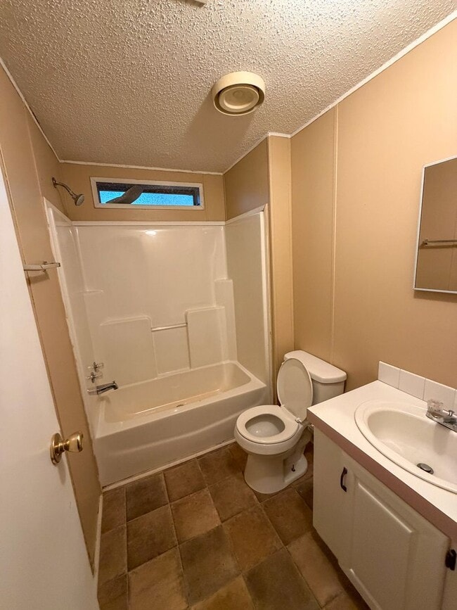 Building Photo - 1669 Pickens Cir