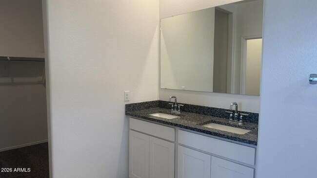 Building Photo - 1137 W Chimes Tower Dr