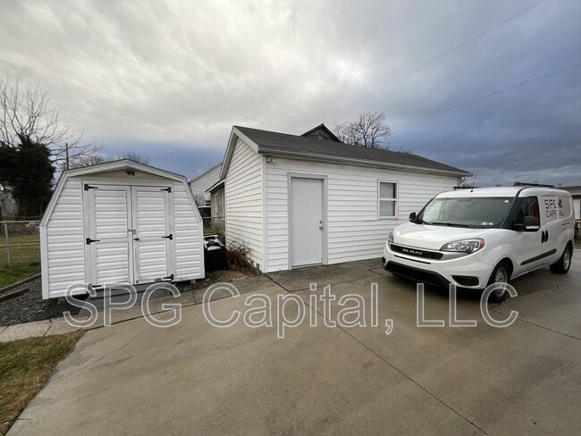 Building Photo - 218 W Middle St