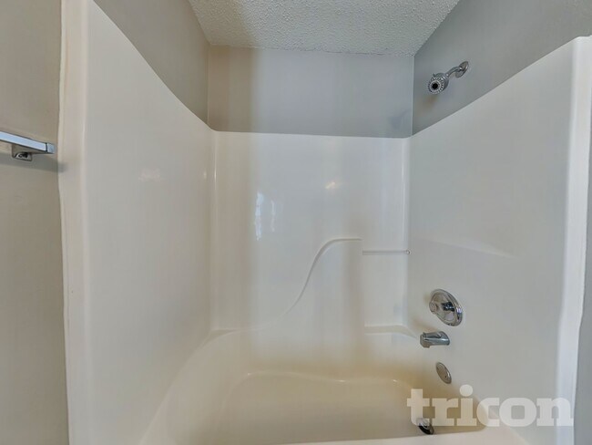 Building Photo - 1432 Dowell St