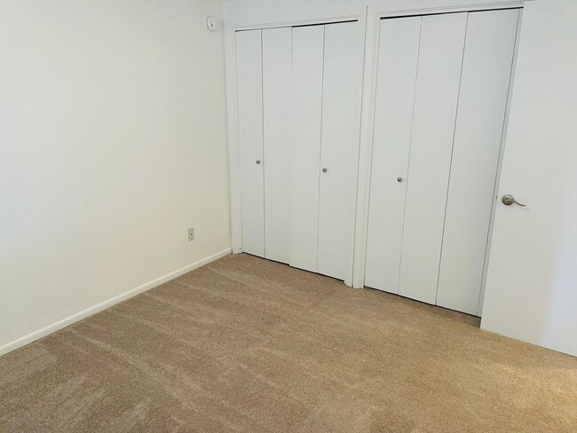 Building Photo - 586