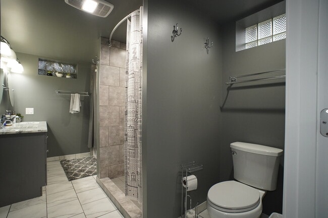 Building Photo - 6092 Cleveland St