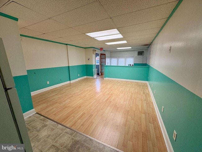 Building Photo - 3002 N Centre St