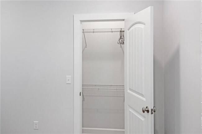 Building Photo - 905 Wayne St