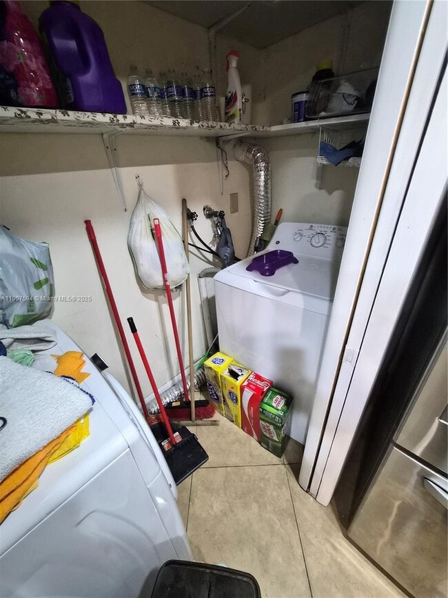 Building Photo - 10904 SW 72nd St