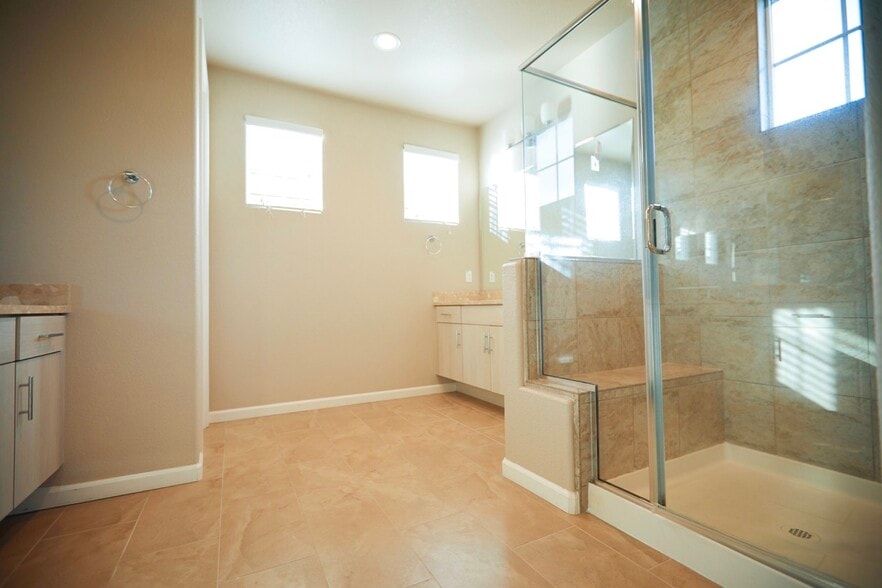Building Photo - 4714 Tina Speciale Dr