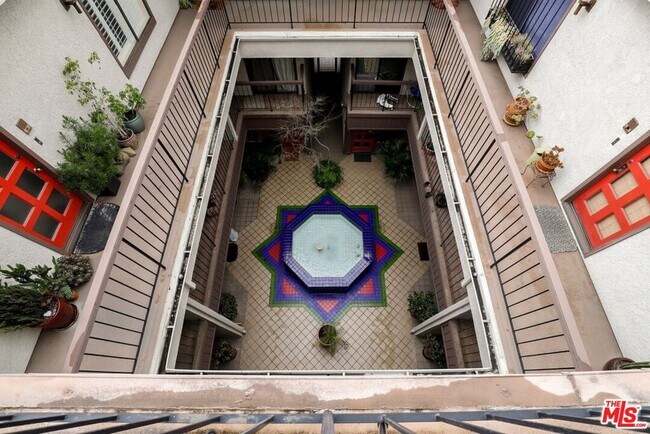 Building Photo - 848 Lincoln Blvd