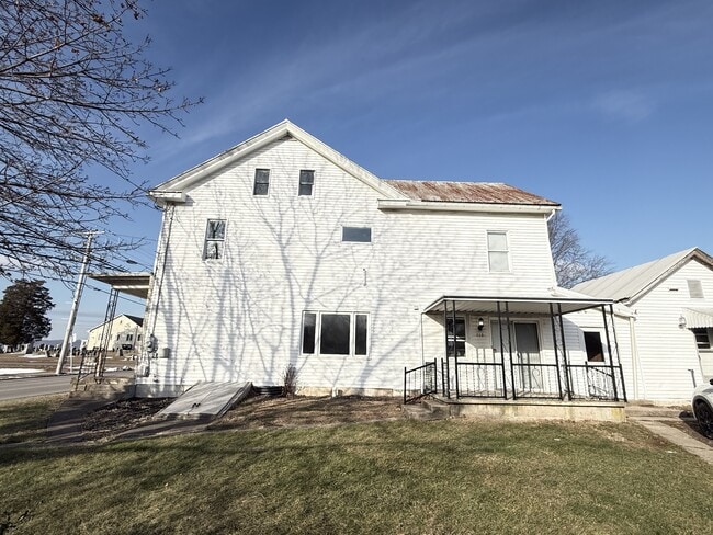 Building Photo - 113 N Center St