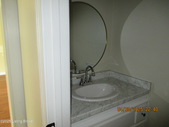 Building Photo - 4761 Shenandoah Dr