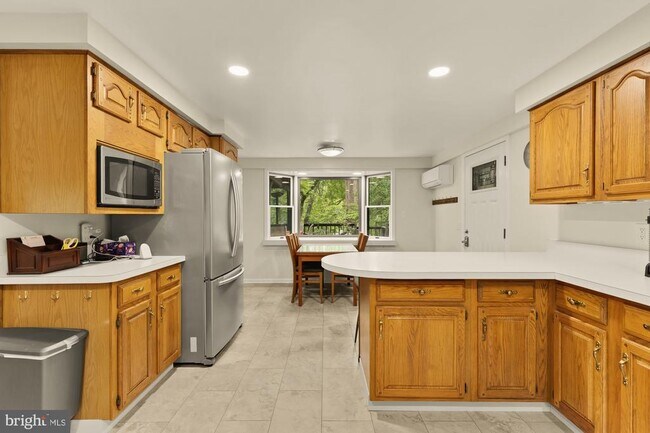 Building Photo - 8323 Haddon Dr