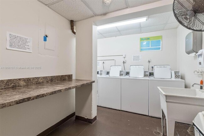 Building Photo - 1150 Madruga Ave