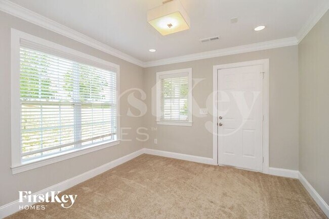 Building Photo - 1525 Finwick Dr