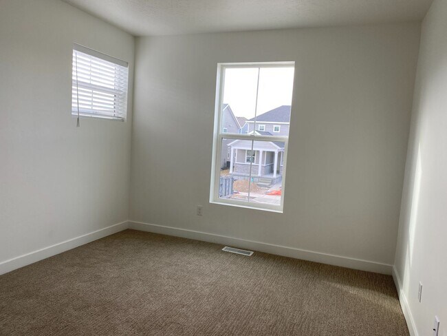 Building Photo - 912 Spruce Willow Wy