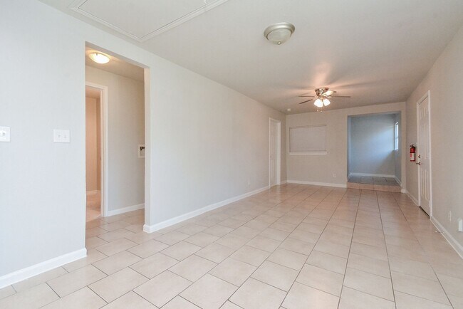 Building Photo - 2118 Thonig Rd