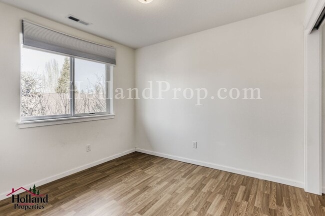 Building Photo - Stunning 3-Bedroom Forest Grove Home with Fireplace, Fenced Yard & Garage