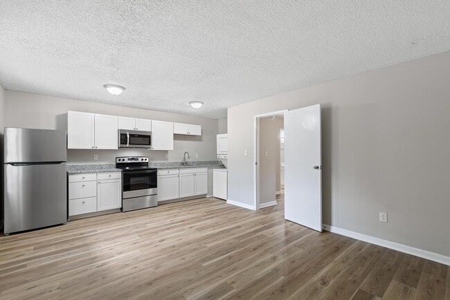 Building Photo - 104 Cone St