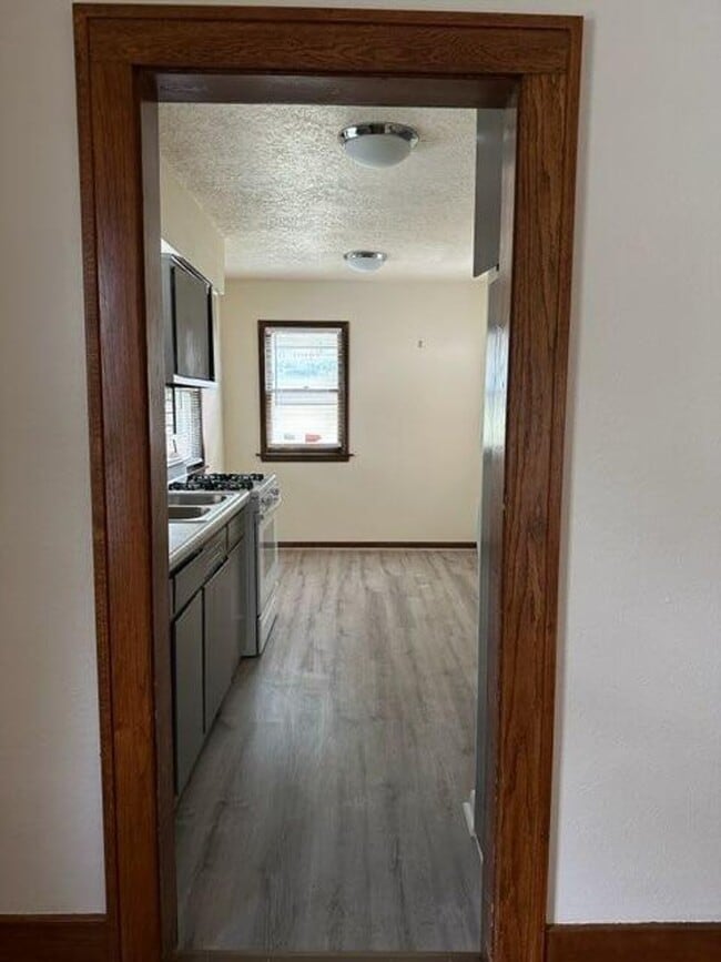 Building Photo - $1200 - Fantastic 2 Bedroom, 1 Bathroom House in Morning-Side