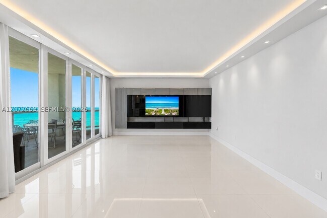 Building Photo - 4201 Collins Ave