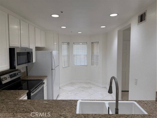 Building Photo - 3680 S Bear St