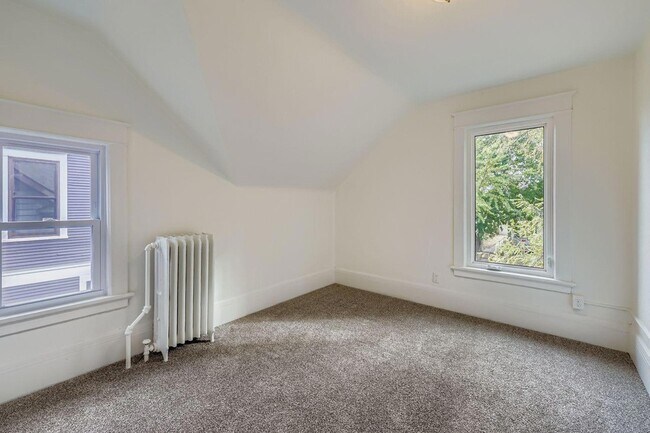 Building Photo - 1501 Sherburne Ave