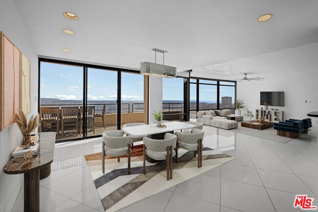 Building Photo - 4267 Marina City Dr