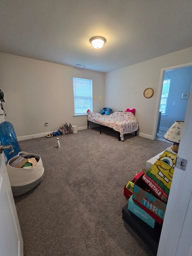 Building Photo - New Listing!!