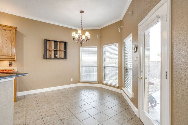 Building Photo - Well Maintained Home in SW Fort Worth!