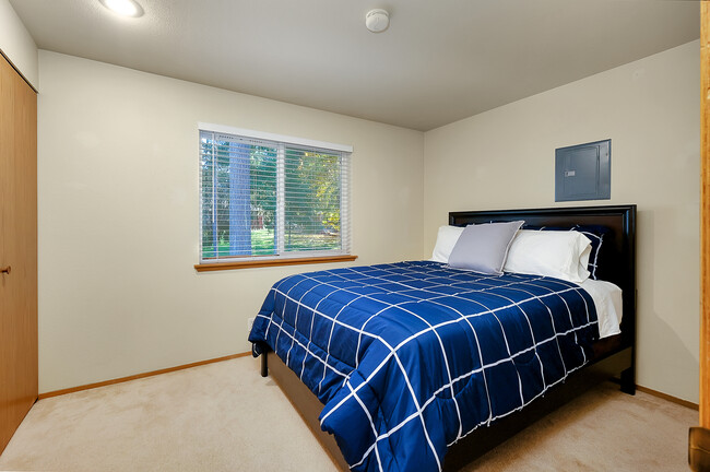 2nd bedroom - 9910 Trident Ln NW