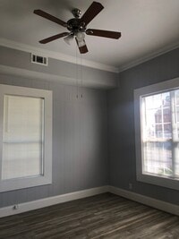 Building Photo - 2210 Sabine Pass Ave