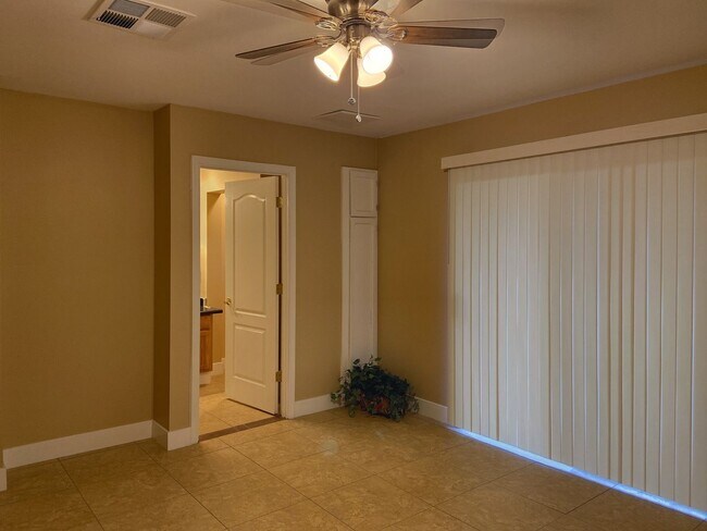 Building Photo - OPEN HOUSE. Friday, May 8th, 2026 open from 4:30pm - 5:30pm Available for Move-in July 1st, 2026....