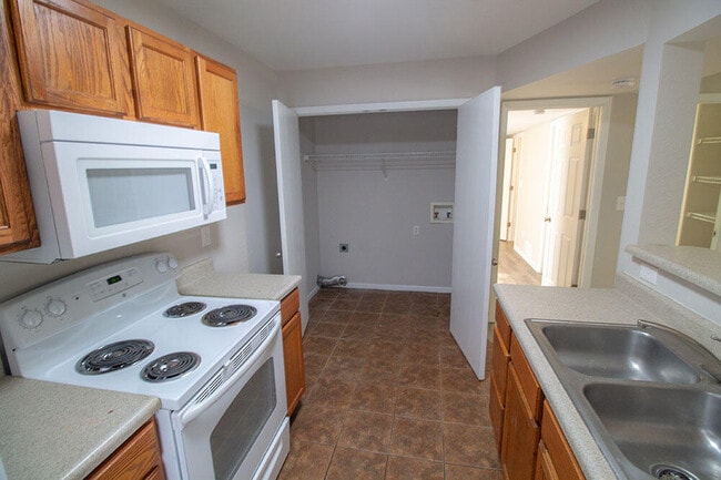 Building Photo - 1401 Bodie Dr