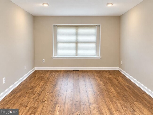 Building Photo - 40 Hearthstone Ln