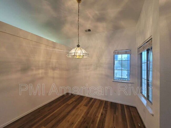 Building Photo - 8695 Misty Ct